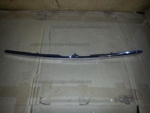 Накладка пятой двери (хром) Nissan X-Trail T32 Б/У арт.908104CE0A (18296)