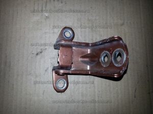 Петля двери Nissan X-Trail T32 Б/У арт.82421AG000 (17840)